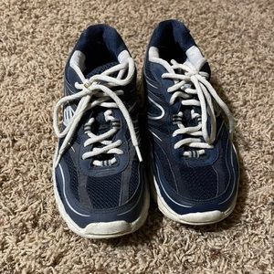 Sketchers gym shoes